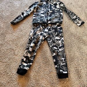 Nike Tech YL pants and YXL Jacket Matching Set - Black and Gray Camo